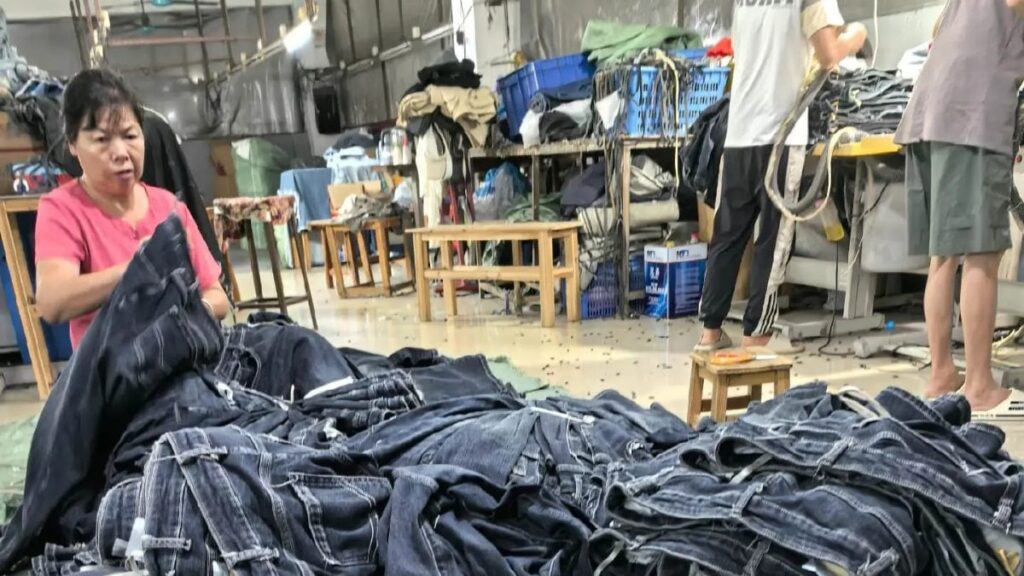 Sampling Guide for Denim Jeans: Key Insights for Small-Batch Buyers