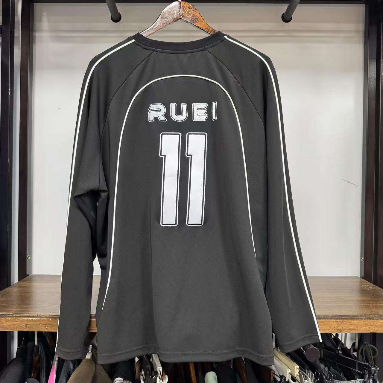 Oversized and heavyweight T-shirts